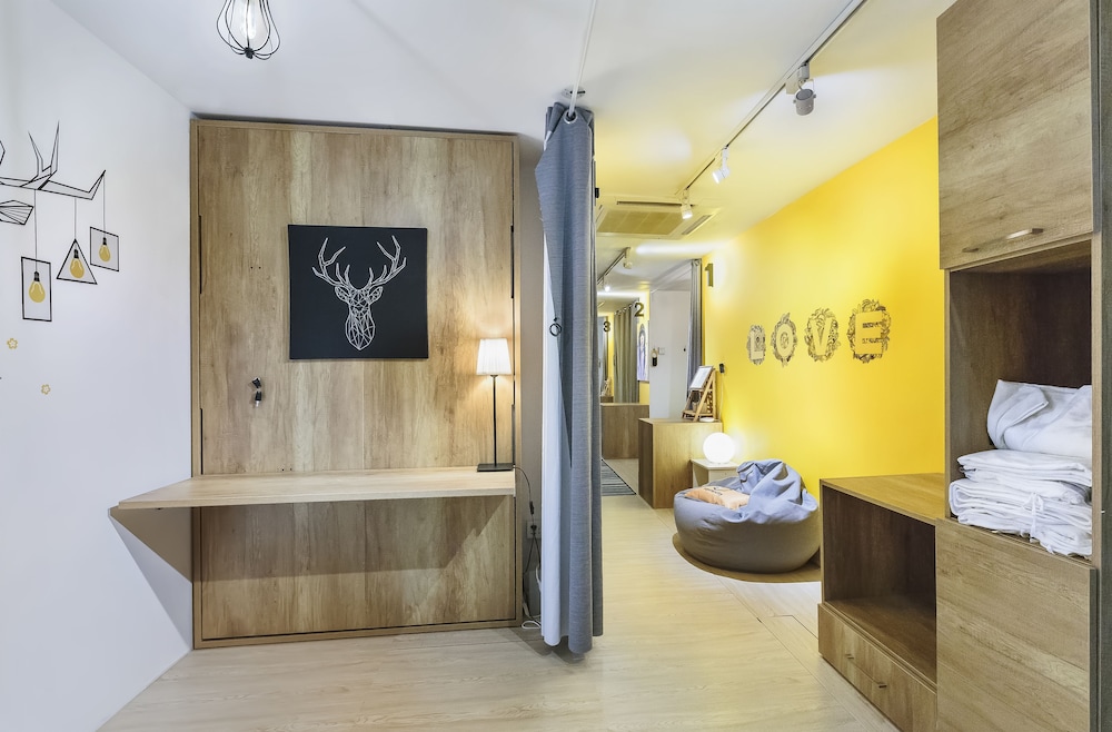 MIXED DORM, DOUBLE BED, SHARED BATHROOM