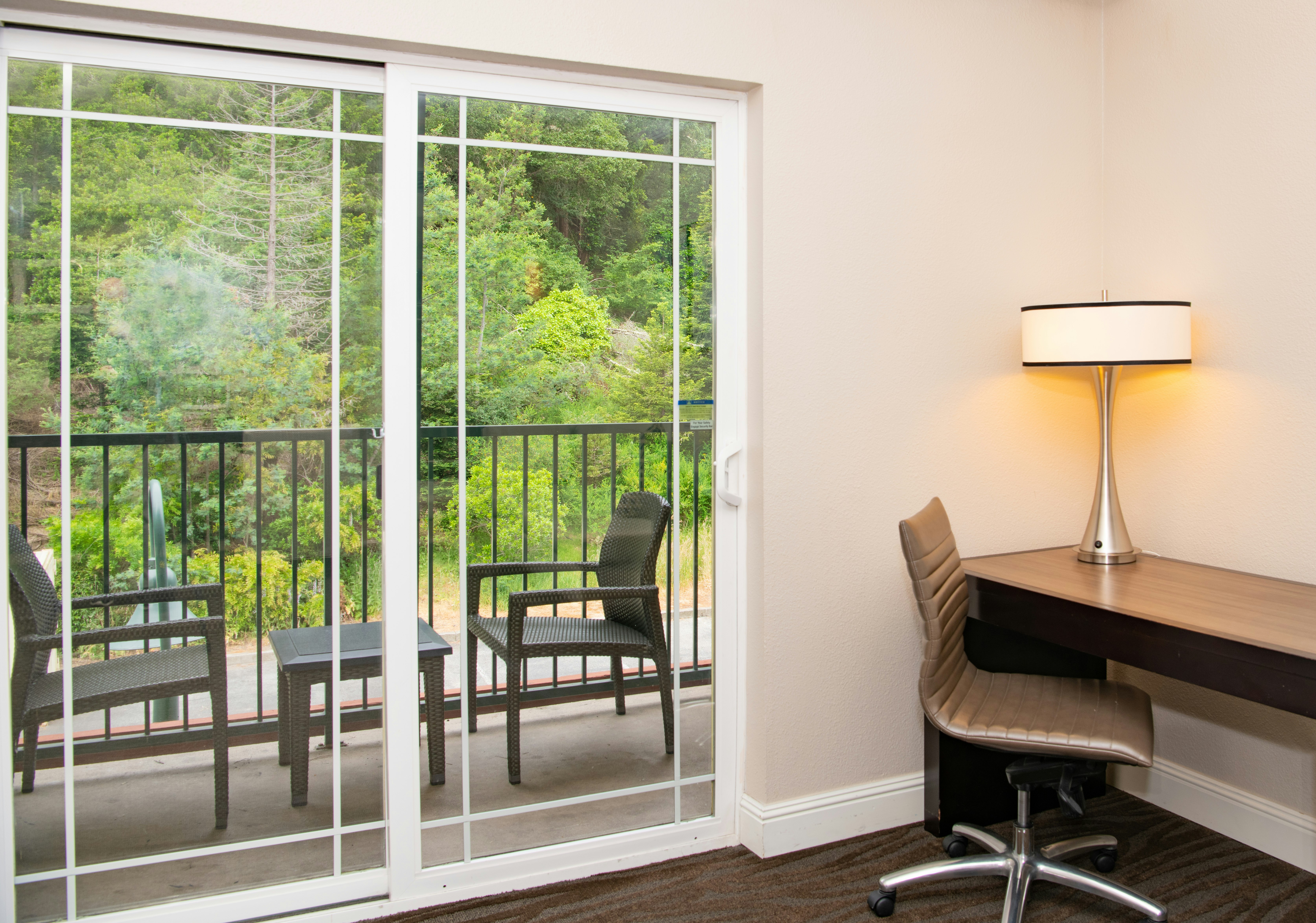 Room, 2 Queen Beds, Balcony or Patio، Hilton Santa Cruz/Scotts Valley 4/4