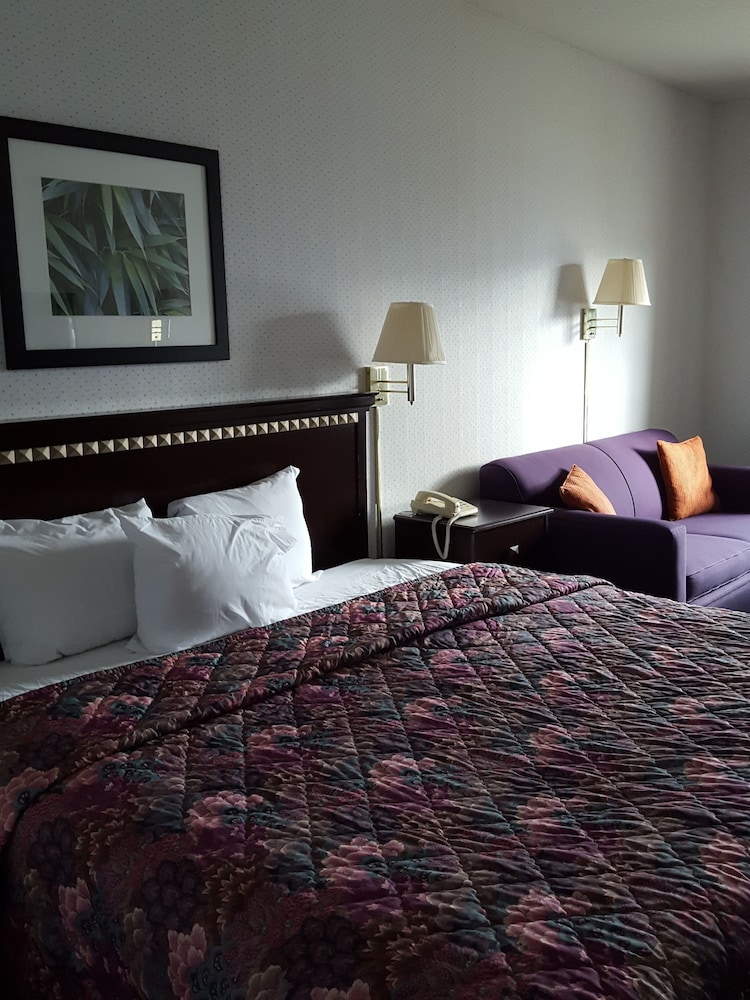 Rodeway Inn Urbana Champaign University Area 15/33
