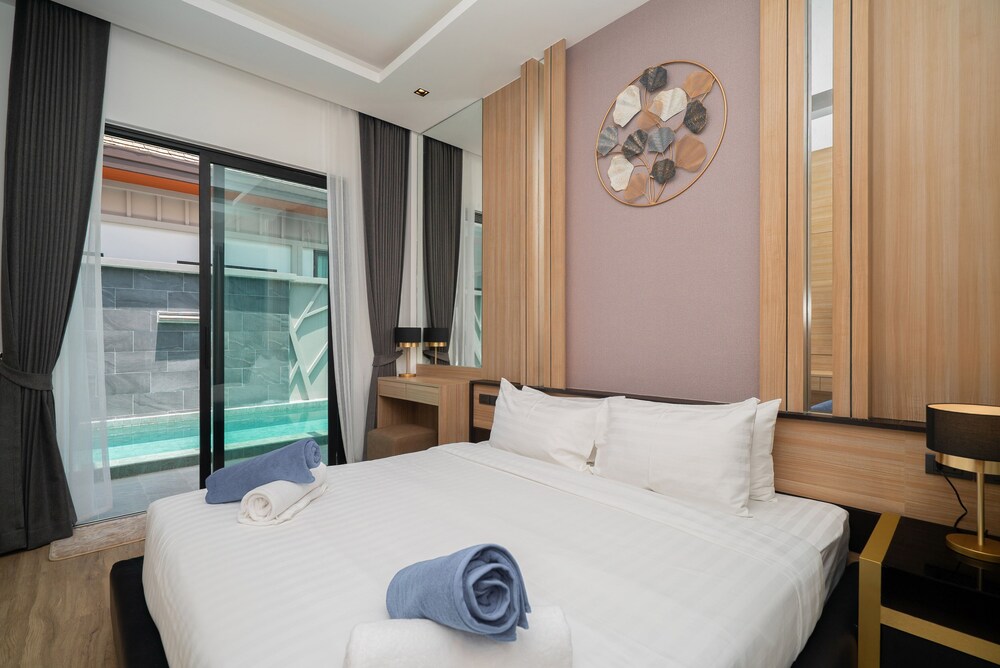 3 Bedrooms, Pool, Central, Deluxe, Villa, 3 King Beds