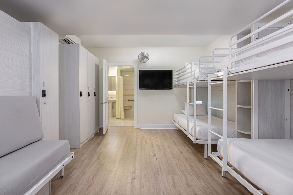 Nyah Key West Adult Only 31/65