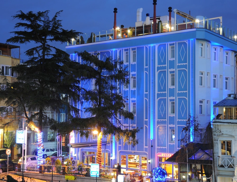 Blue House Hotel 3/78