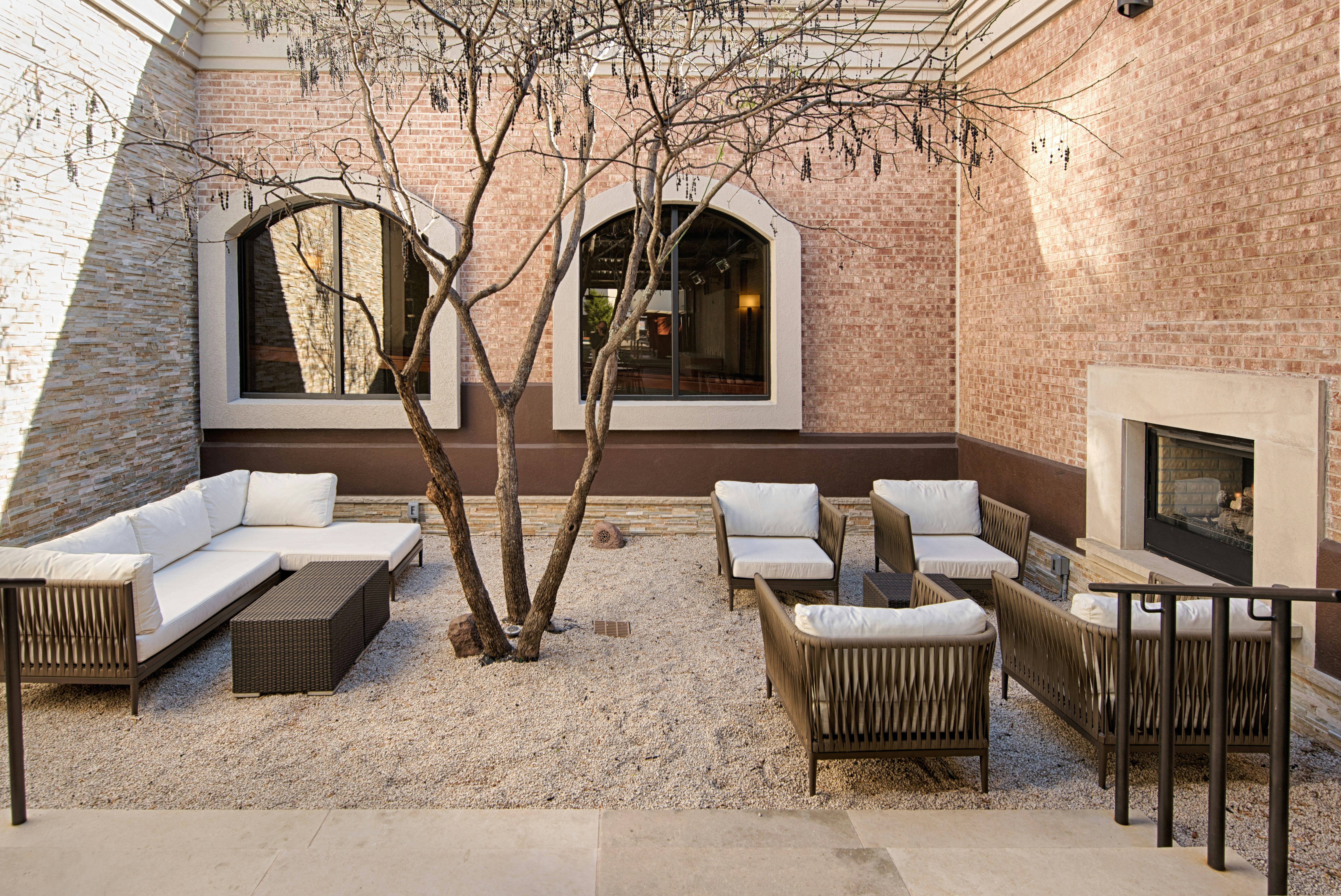 Hilton Garden Inn Las Colinas 40/41