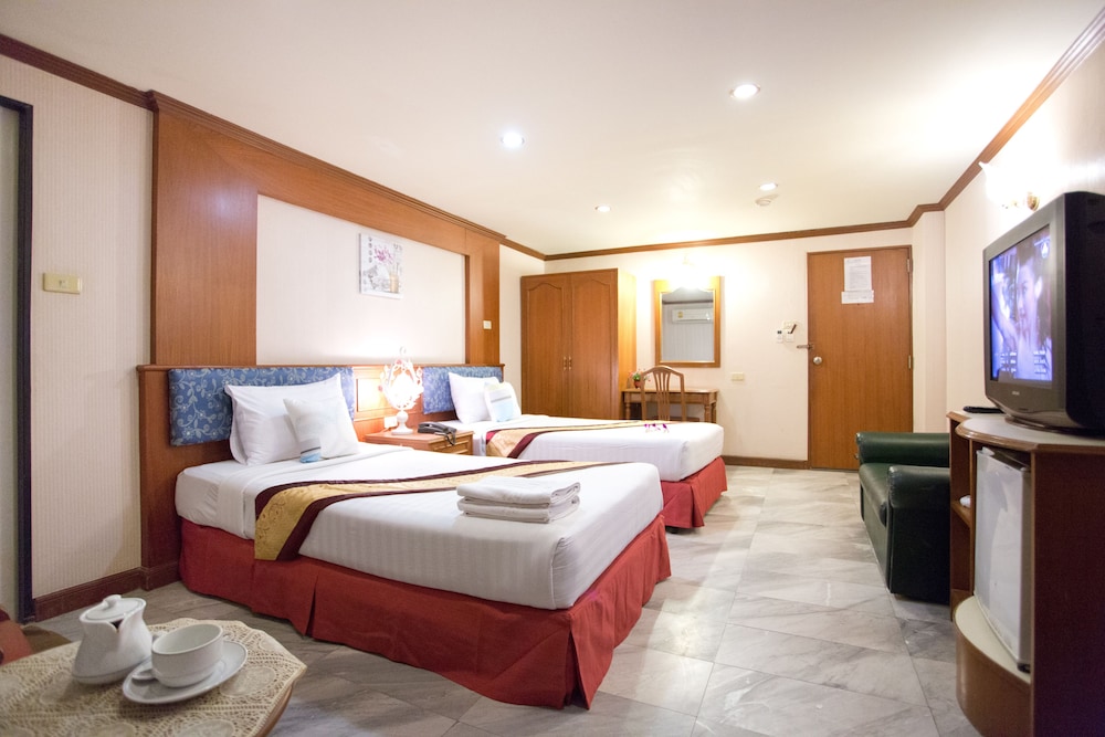 Chaipat Hotel 22/66