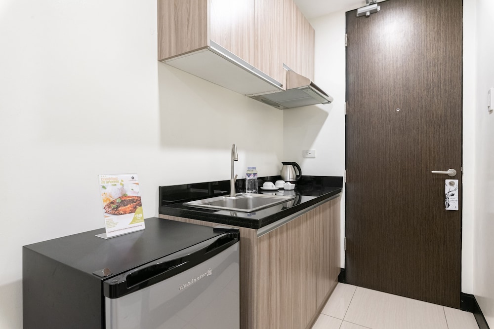 Artemis Place Makati 68/69