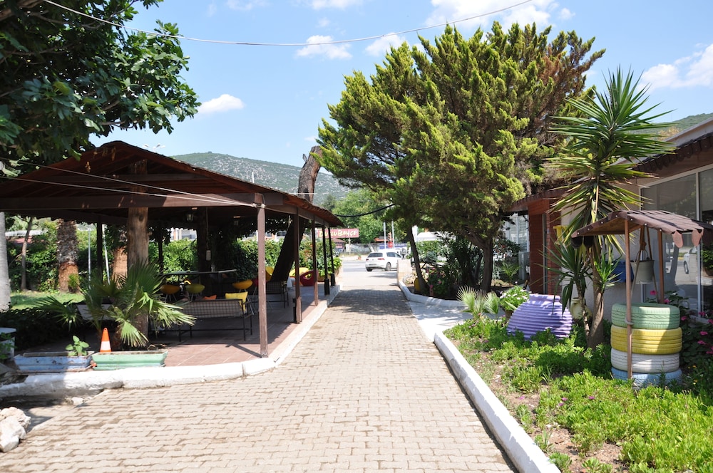 Pigale Beach Resort 6/66