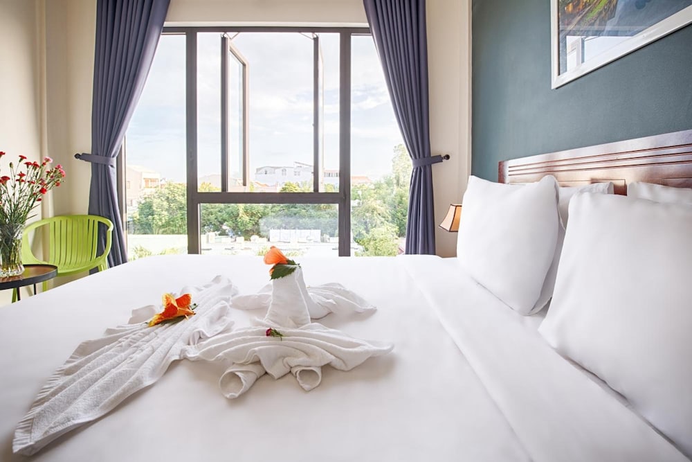 Green Apple Hotel 24/56