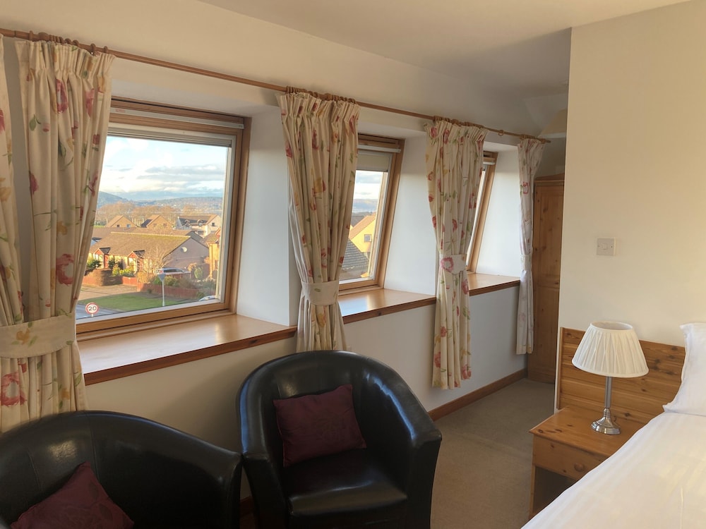 Smithton Hotel 32/70