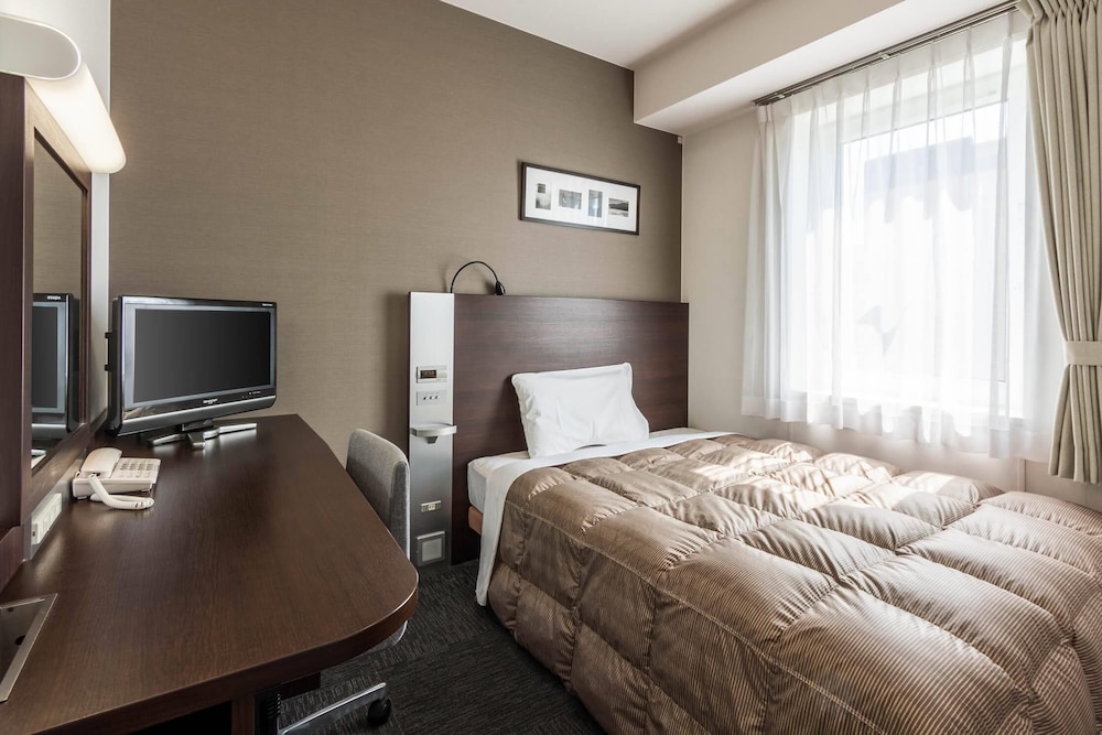 ROOM, DOUBLE BED