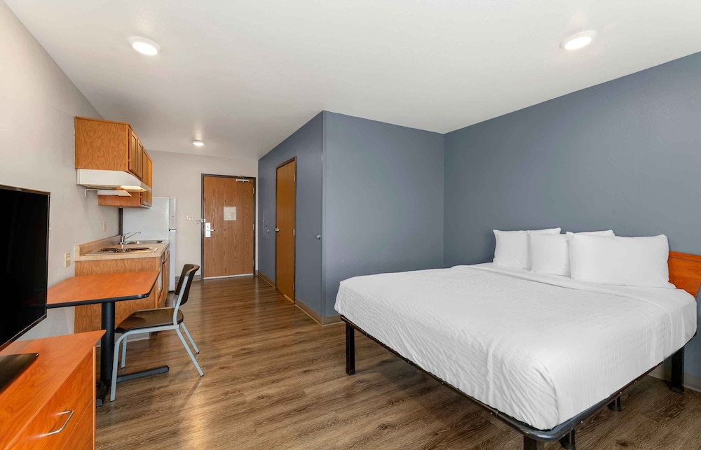 STUDIO, DOUBLE BED