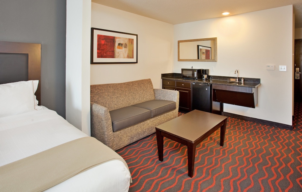 Holiday Inn Express Hotel And Suites Festus South St Louis 15/63