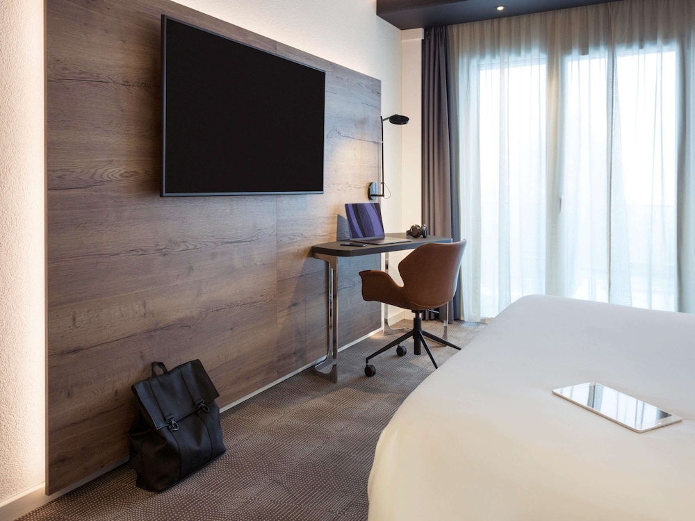 NOVOTEL LAUSANNE BUSSIGNY 63/75