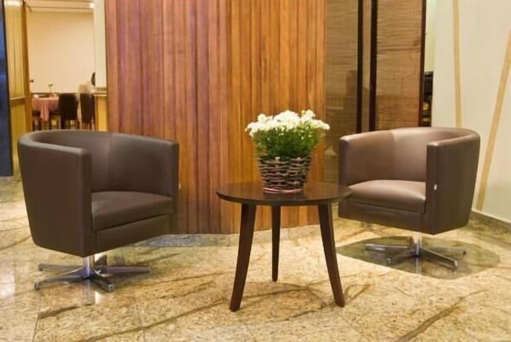 Carillon Plaza Hotel 31/50