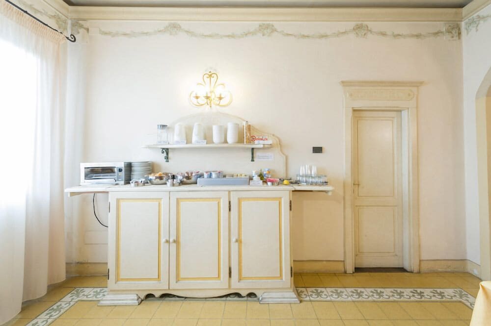Hotel Moderno 6/24