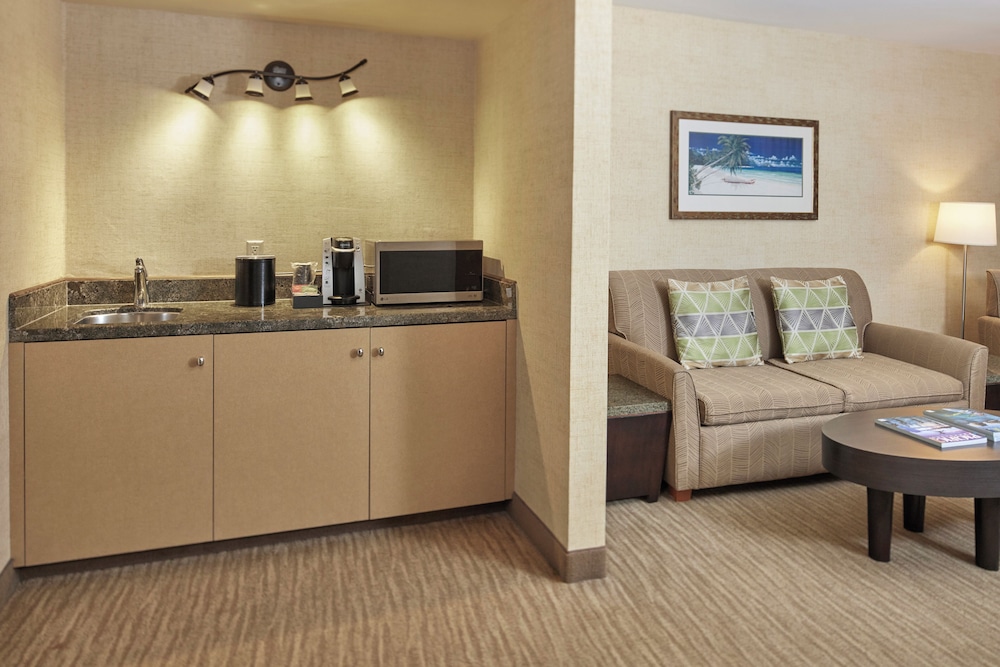 Waikiki Resort Hotel 13/69