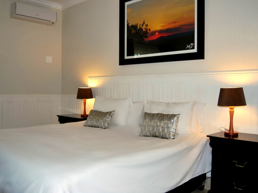 SAFARI LODGE HOTEL & CONVENTION CENTRE 9/50