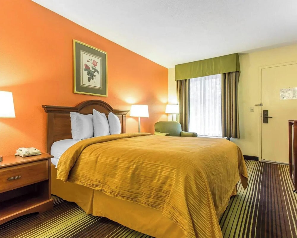 ROOM, DOUBLE BED