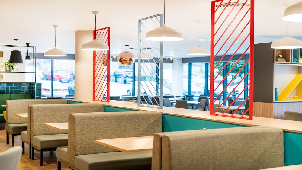 Holiday Inn London Luton Airport 10/64