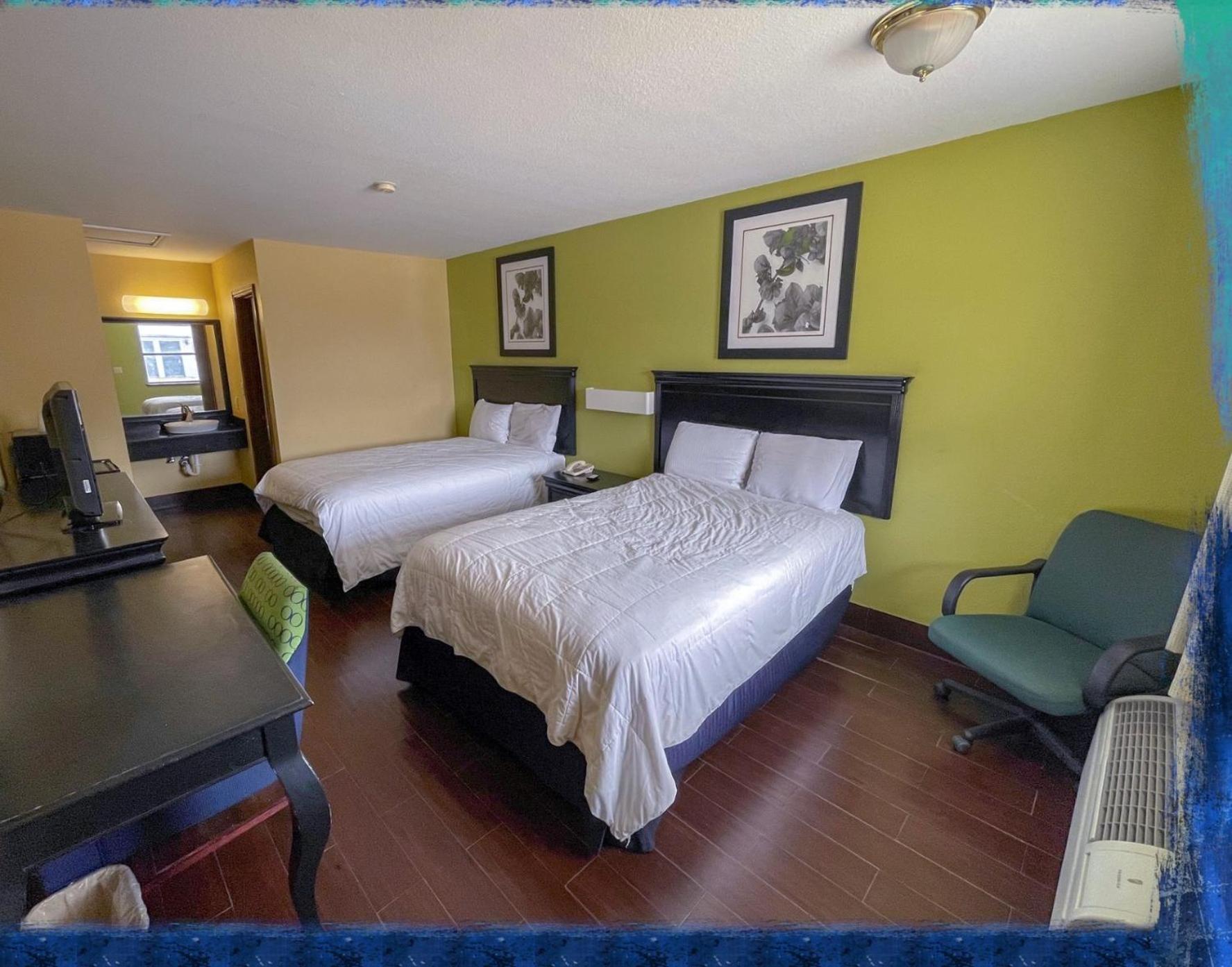 Deluxe Inn & Suites Corpus Christi I 37 16/27