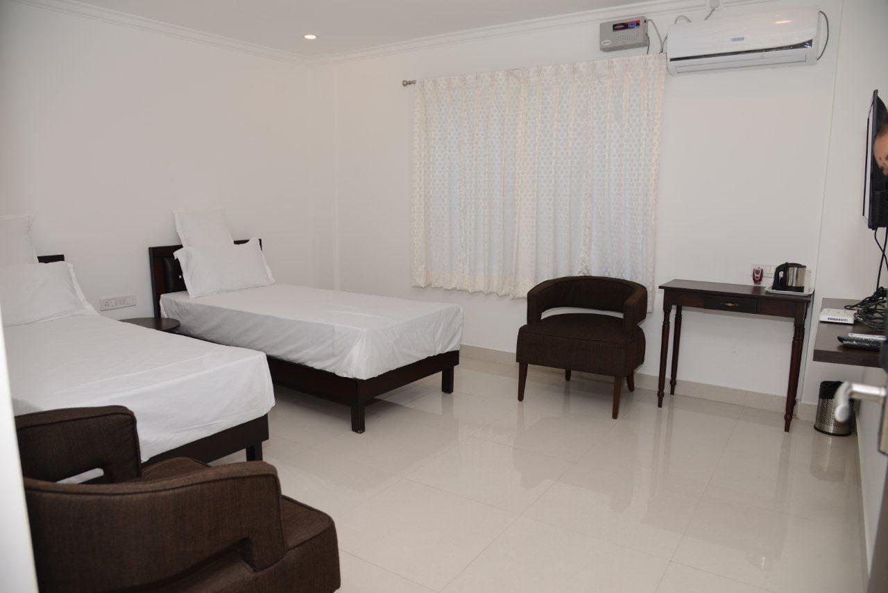 Hotel Rr Grand 11/13