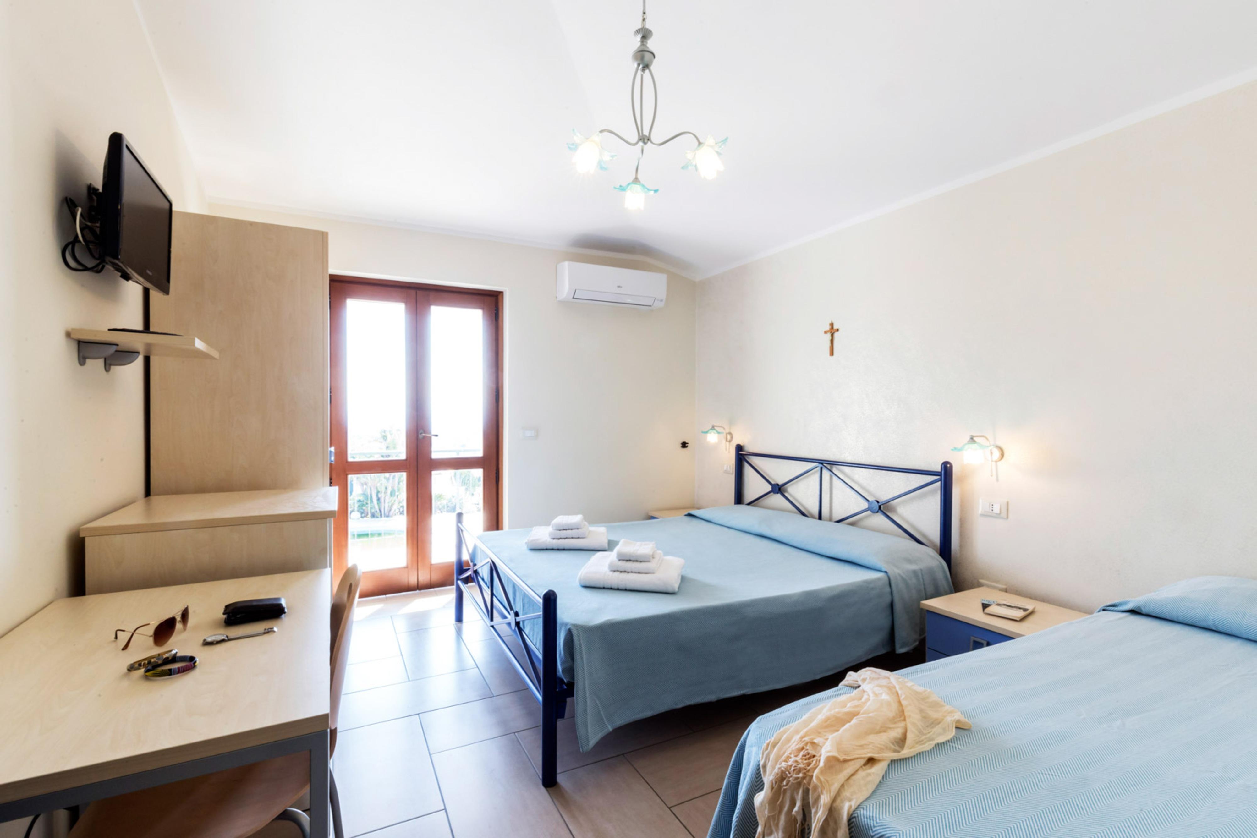 Room, Double Bed