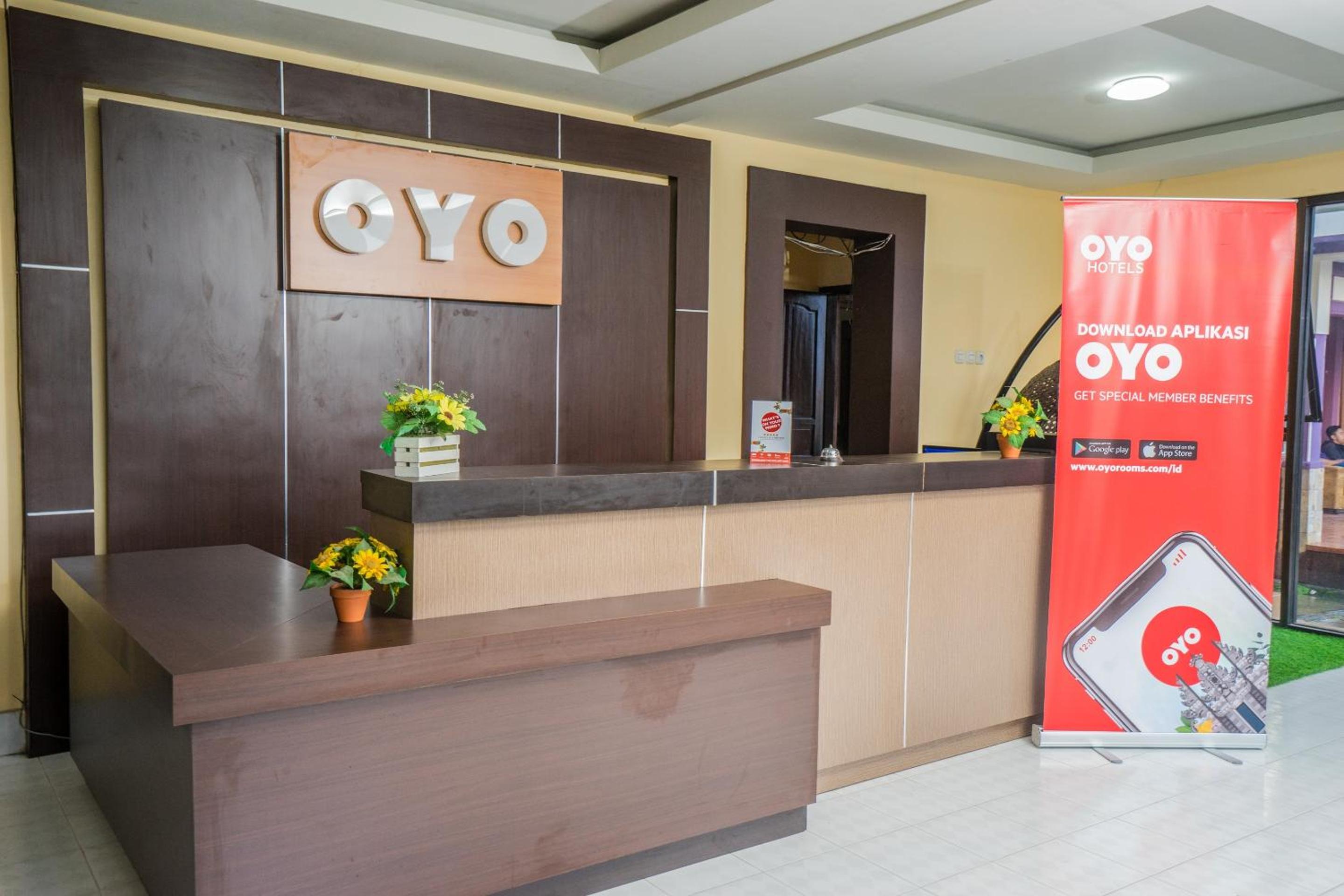 Lobby at Hotel O Central Batu Near Jatim Park 3 Formerly Bunga Matahari Hotel, BATU