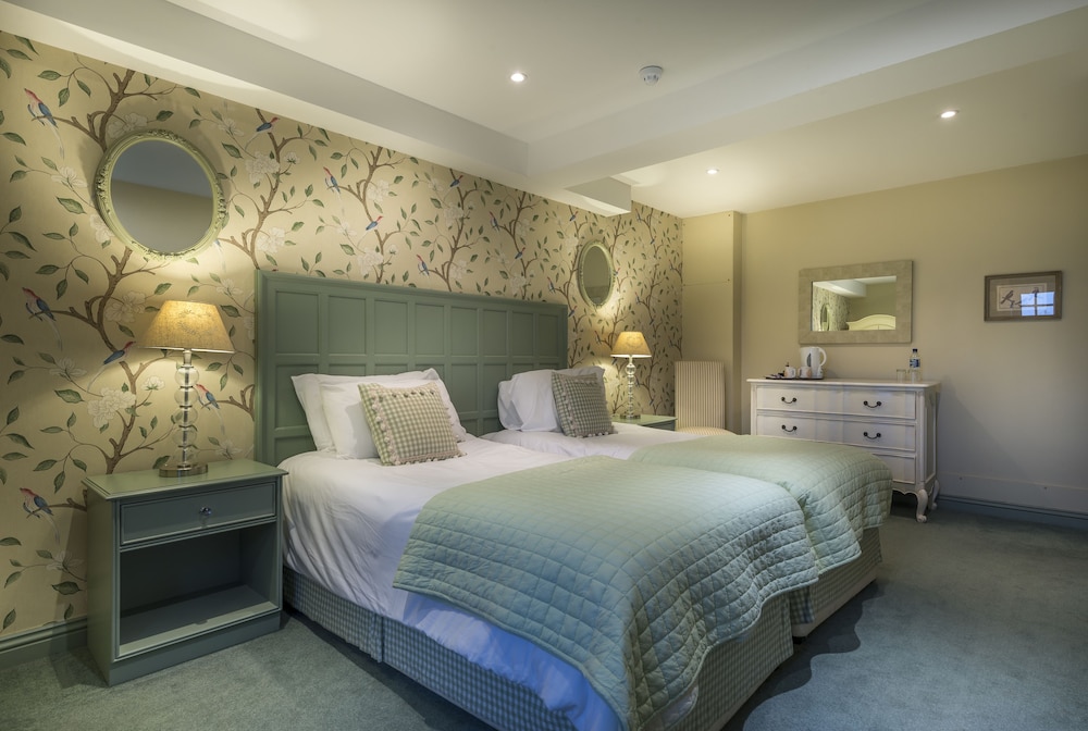 The Golden Fleece Hotel 19/50
