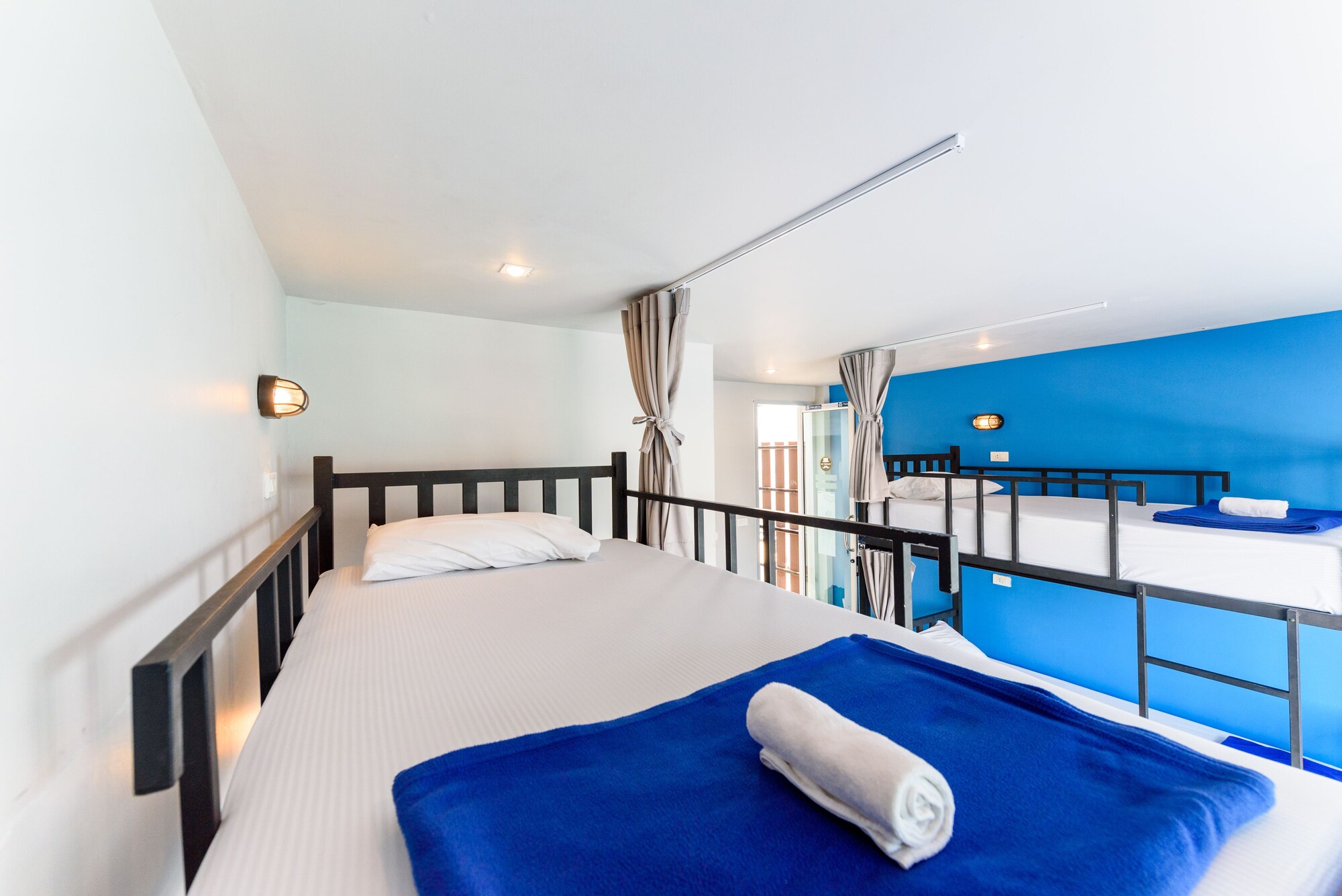 MIXED DORM, SIGNATURE, QUADRUPLE, CITY VIEW, TERRACE