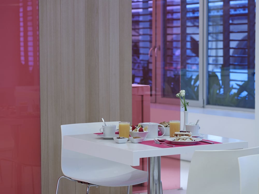 Fresh Hotel 52/62