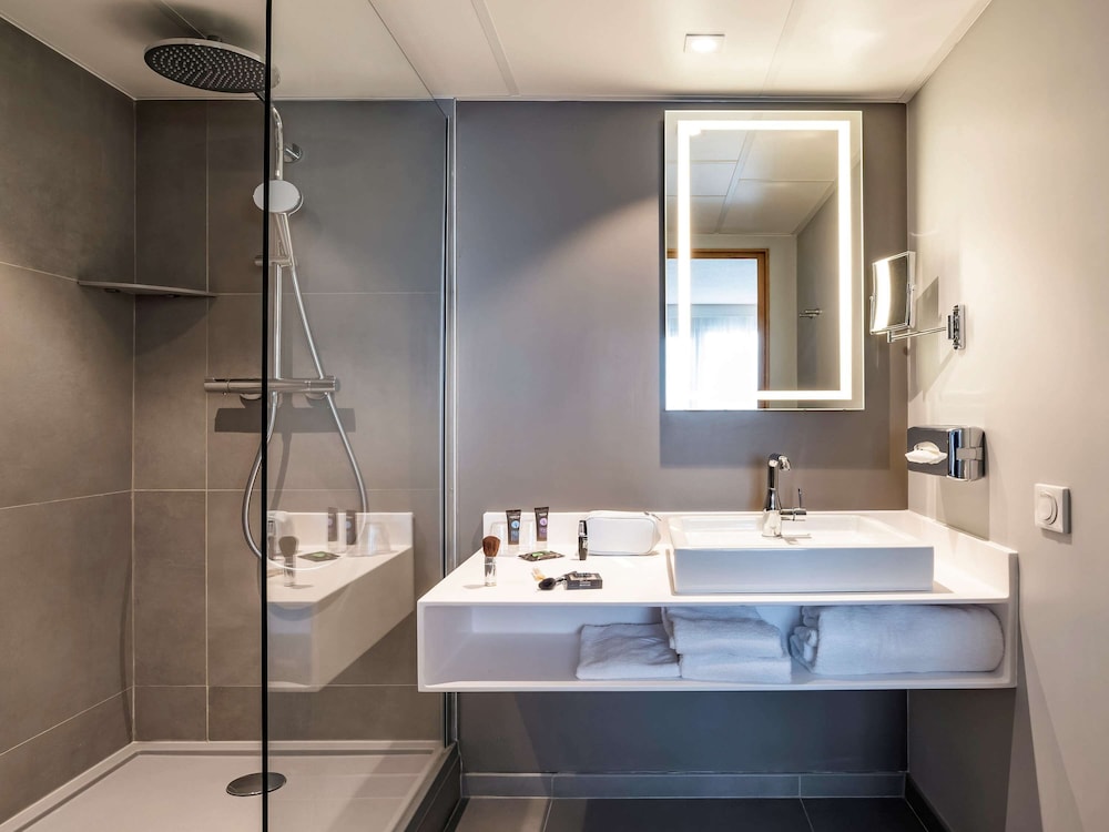 NOVOTEL BEAUNE 14/73