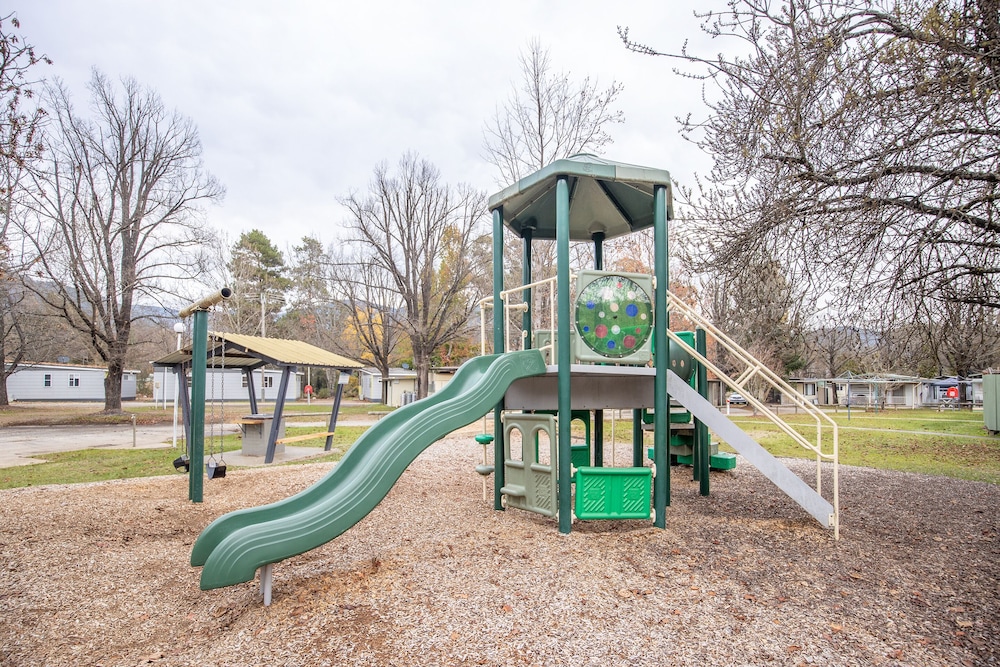 NRMA Bright Holiday Park 16/50