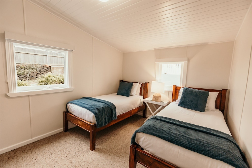 Stanley Hotel And Stanley Village Apartments 11/50