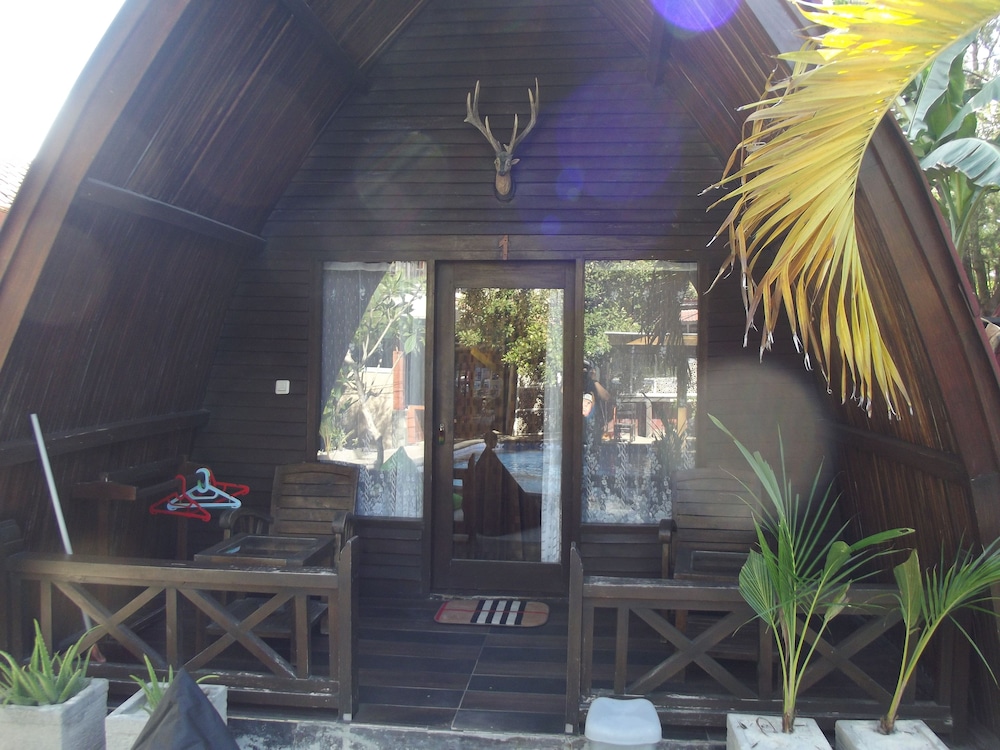 Coral Beach 2 Bungalow 6/50