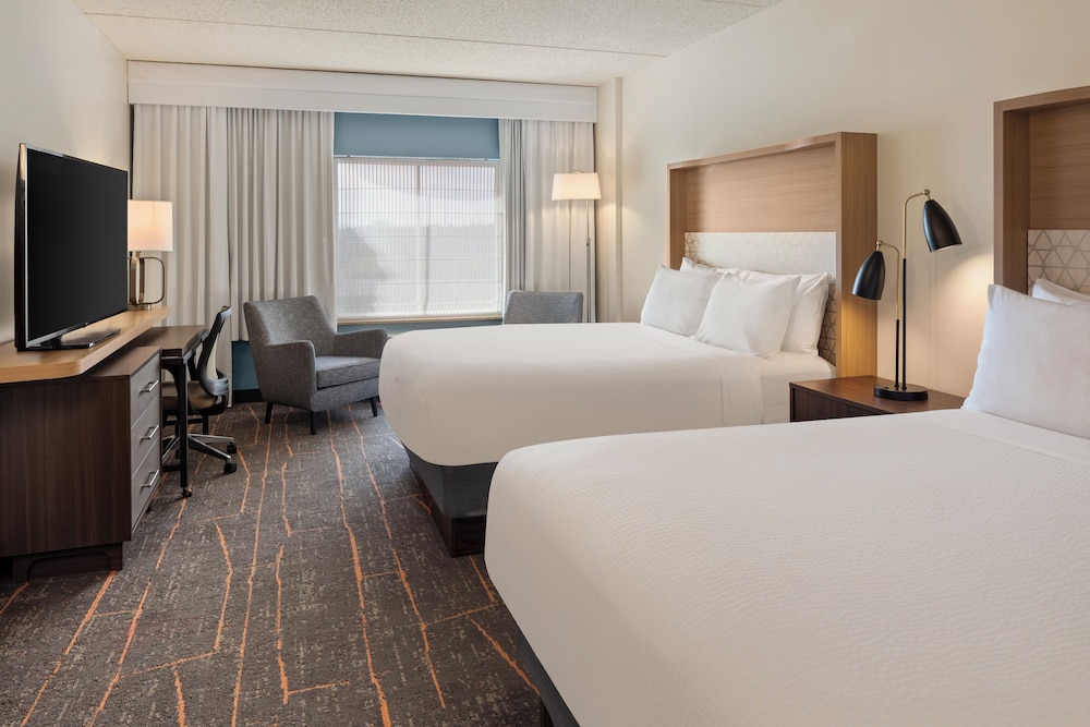 Holiday Inn Hotel Suites Maple Grove Nw Mpls Arbor Lks 29/76