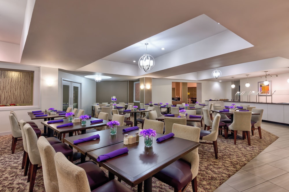 The Brookhaven Atlanta Hotel 41/52