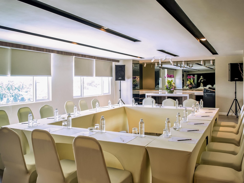 Mercure Kota Kinabalu City Centre 51/65