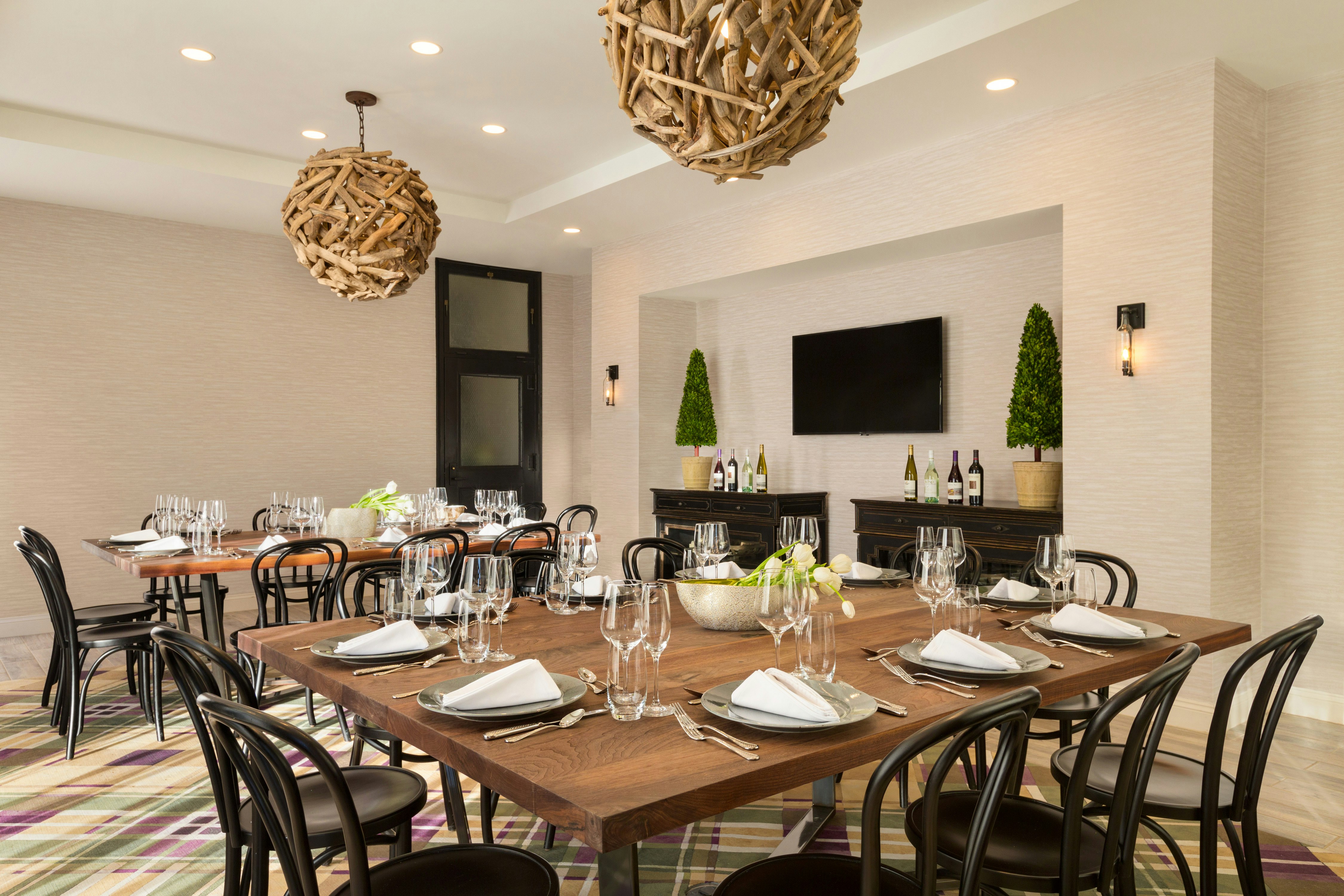 Hotel Saranac Curio Collection By Hilton 57/63