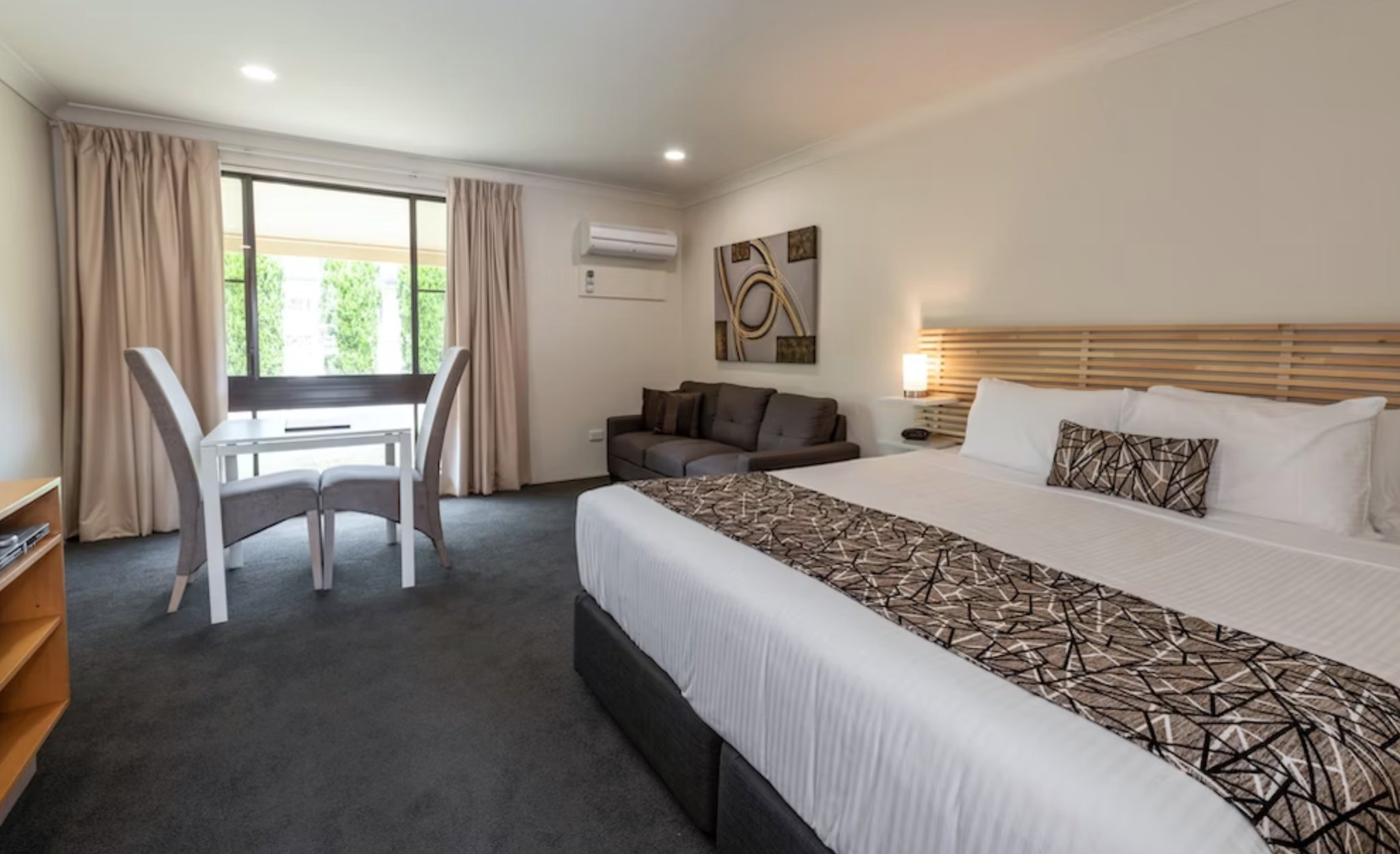 Executive, King Bed