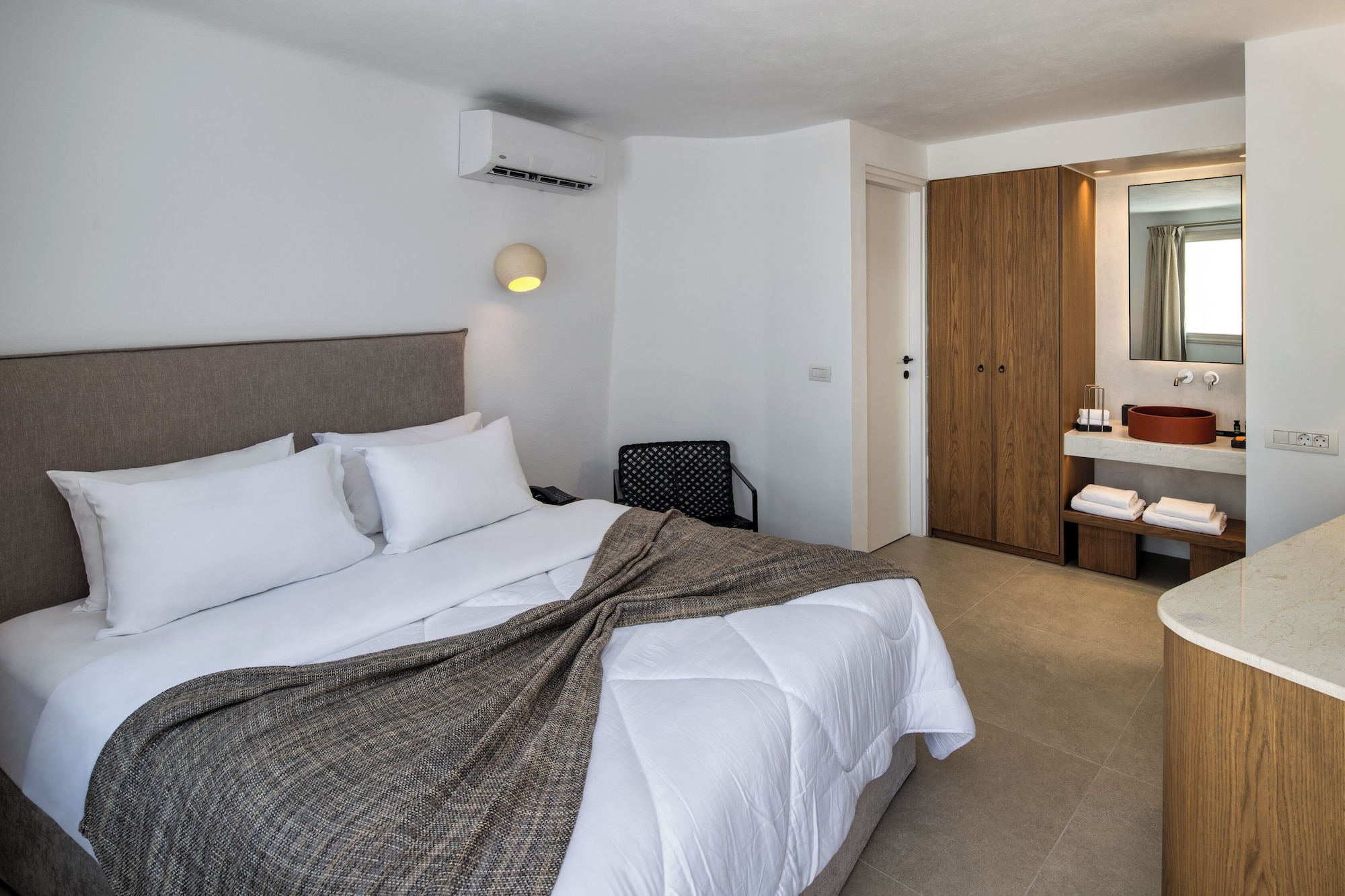 CAVE, STANDARD, DOUBLE BED, COURTYARD VIEW
