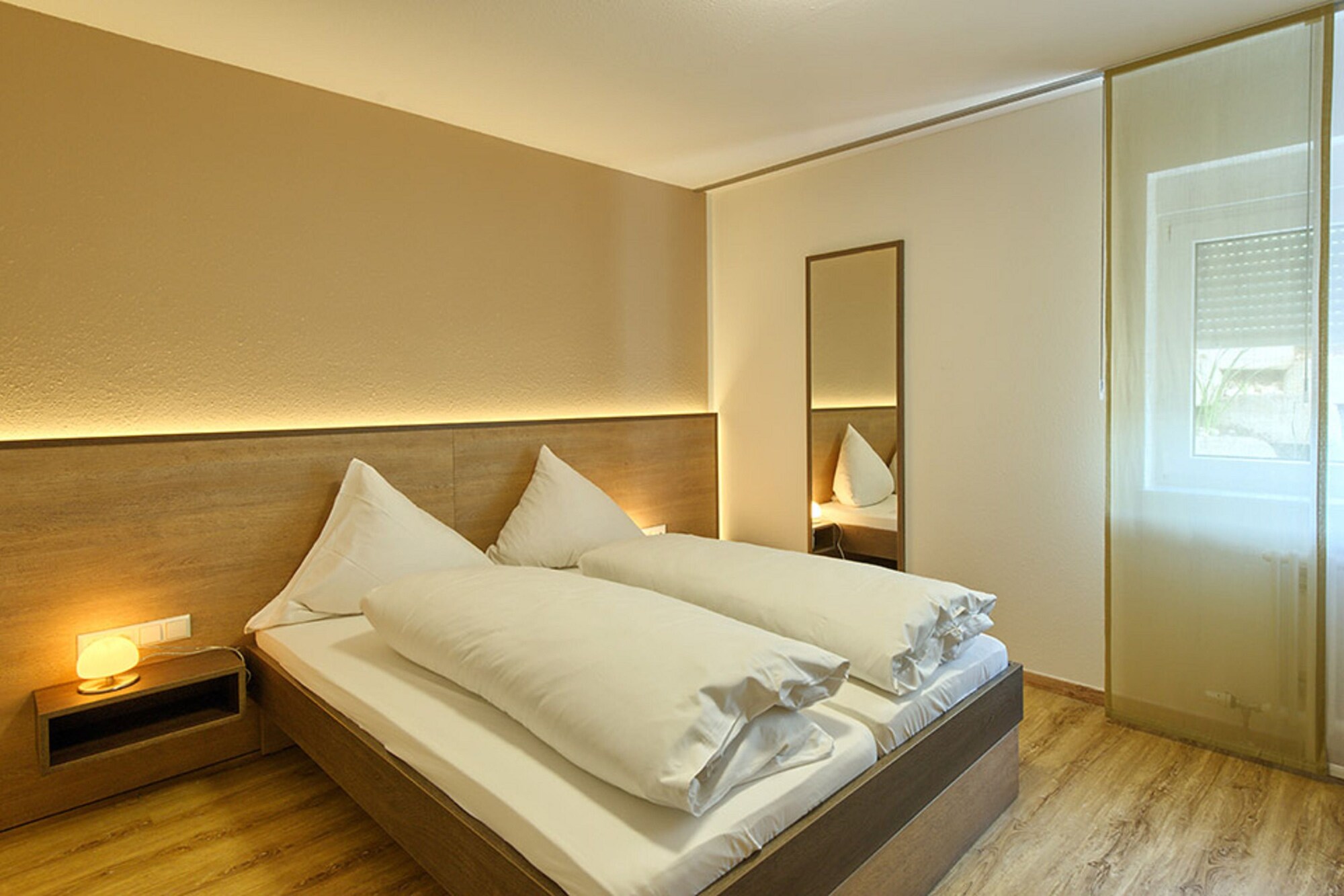 Basic, Basement, Queen Bed