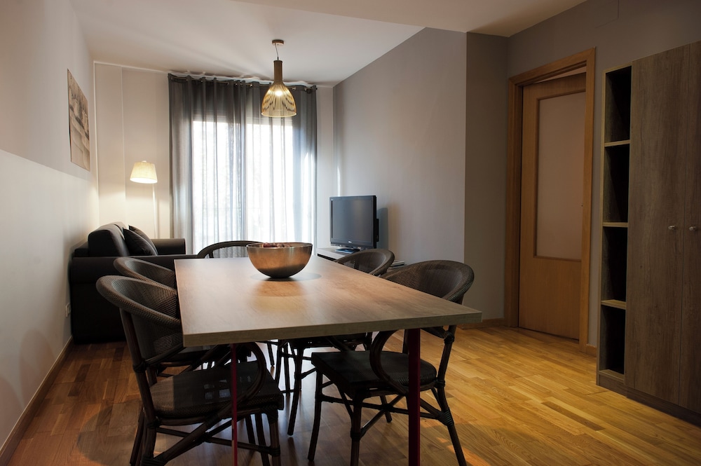 Mh Apartments Gracia 10/22