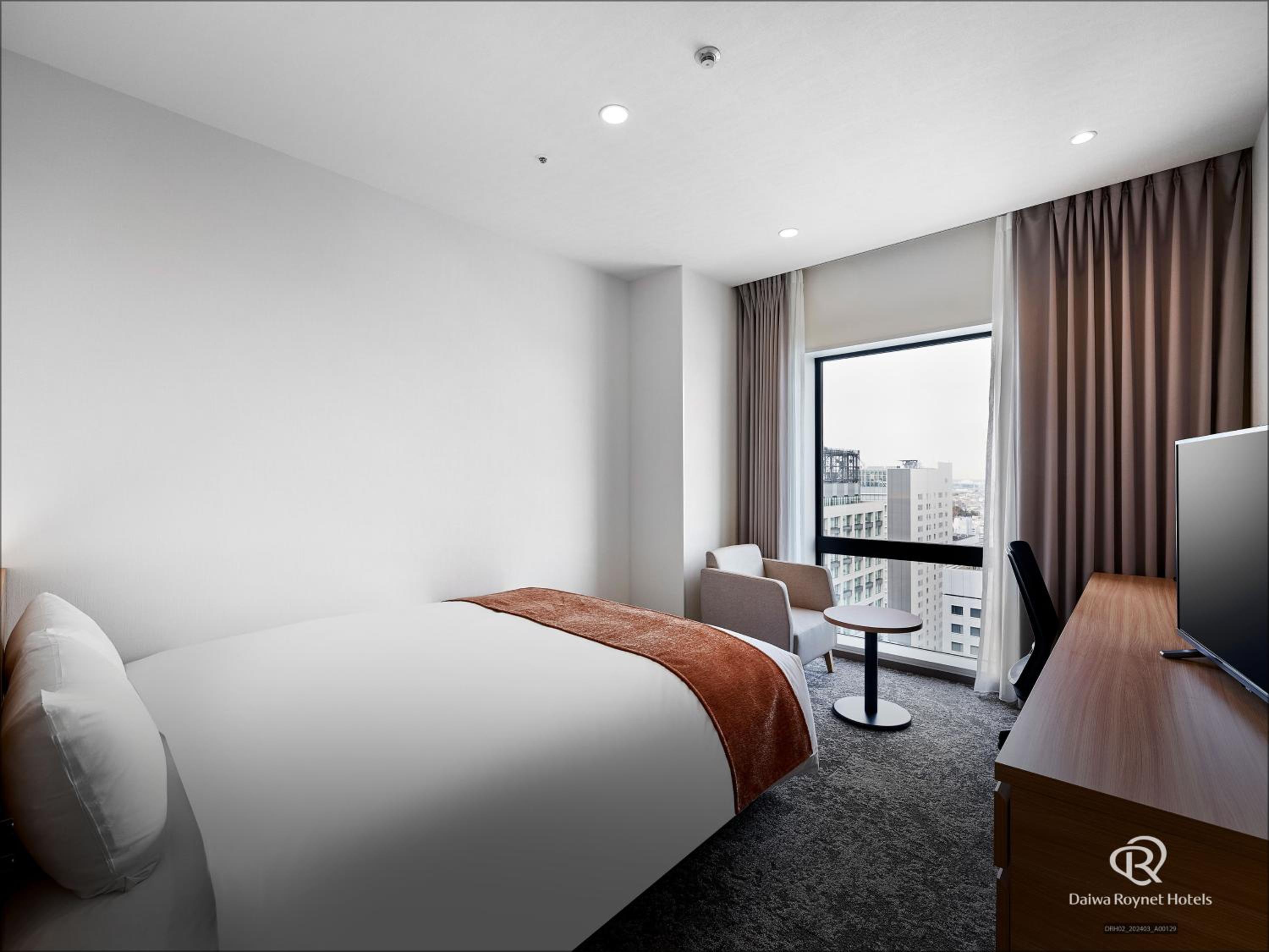 MODERATE, DOUBLE BED