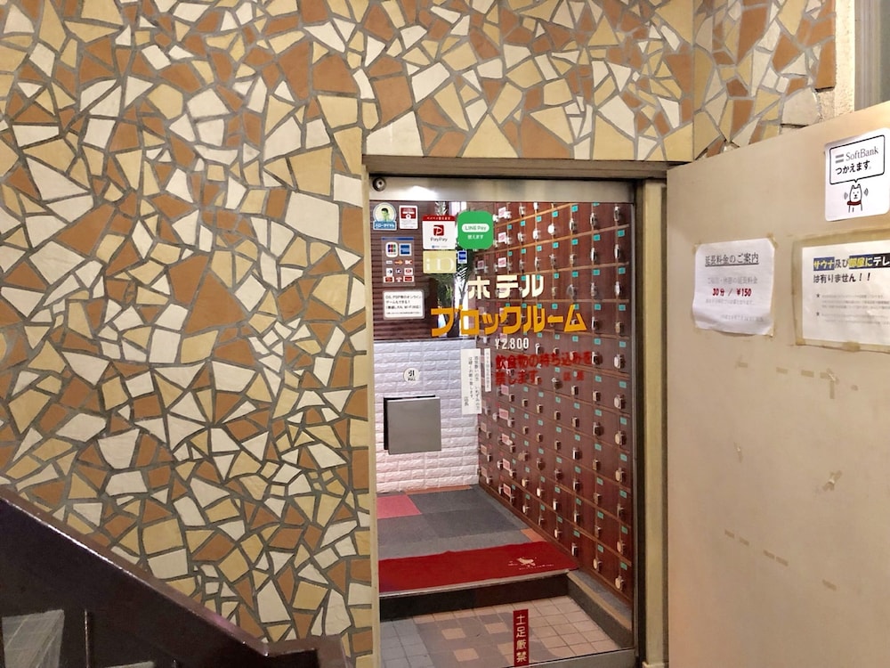 Capsule Hotel Block Room 6/49