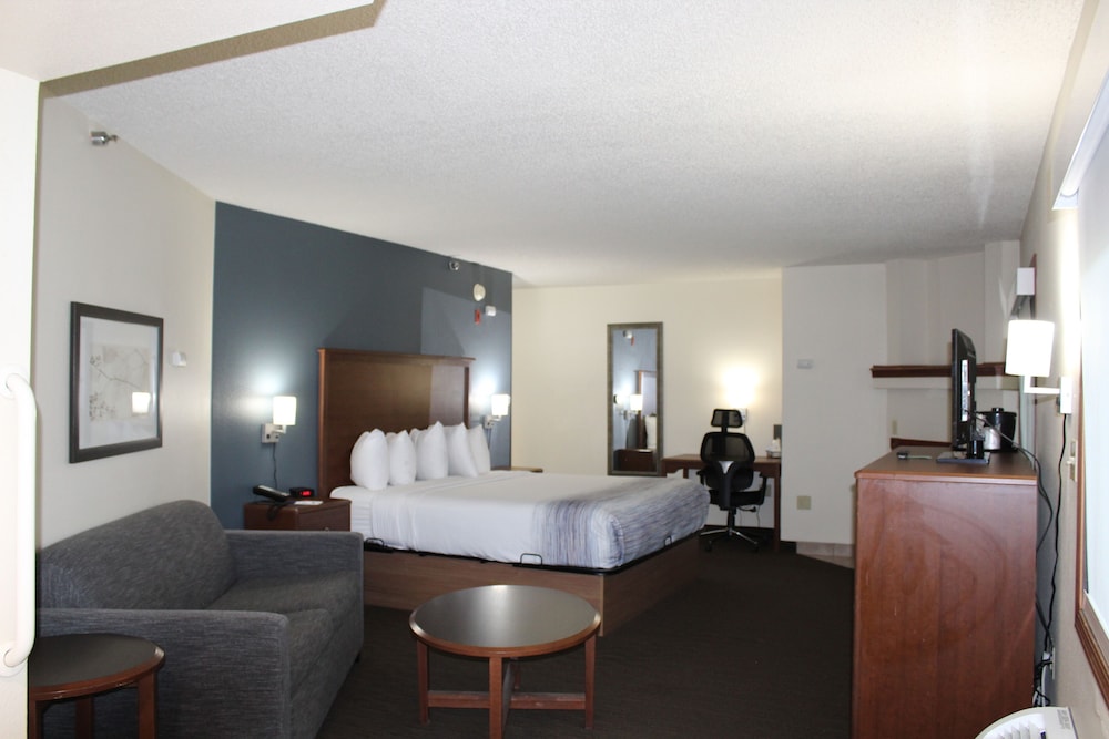 AmericInn by Wyndham Windsor Ft. Collins 36/62