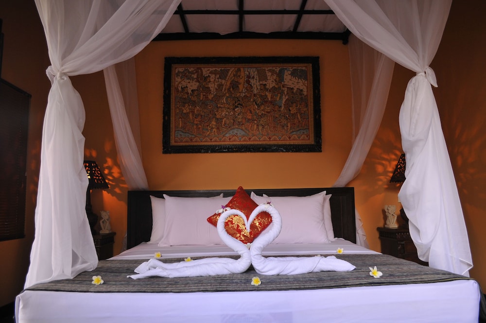Tirta Sari Bungalows 27/66