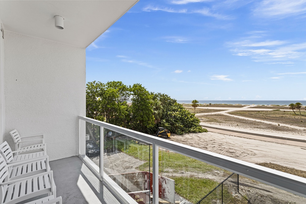 Treasure Island Ocean Club 40/50