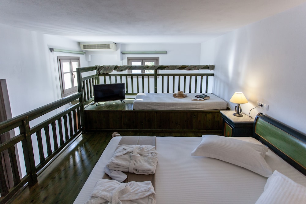 DUPLEX, DOUBLE BED, SEA VIEW, 2 BATHROOMS, 3 SOFA