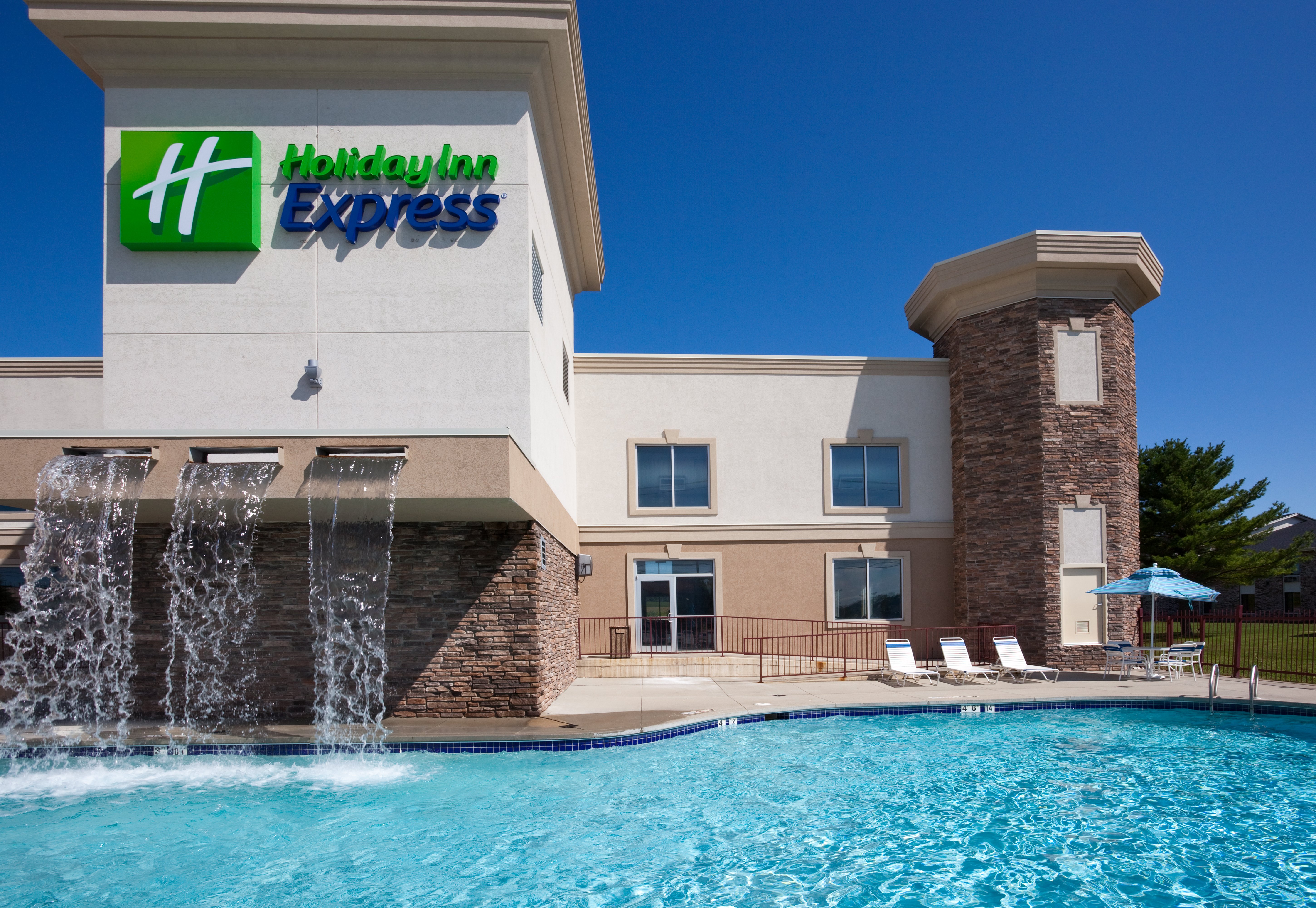 Holiday Inn Express Wisconsin Dells 67/69