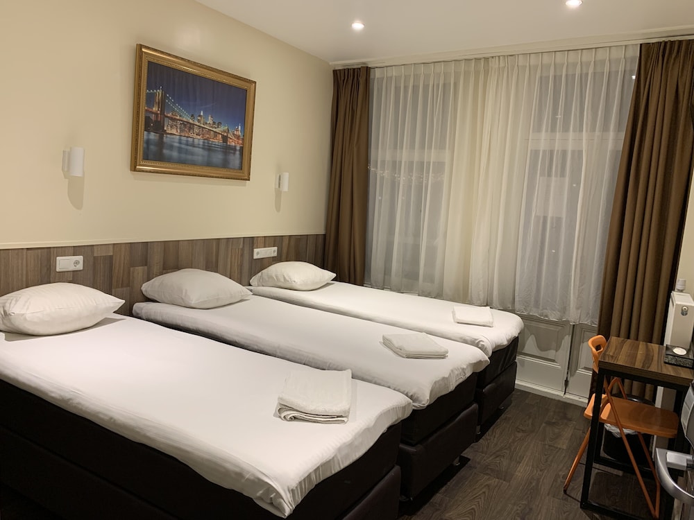 Orange Tulip Hotel 10/43