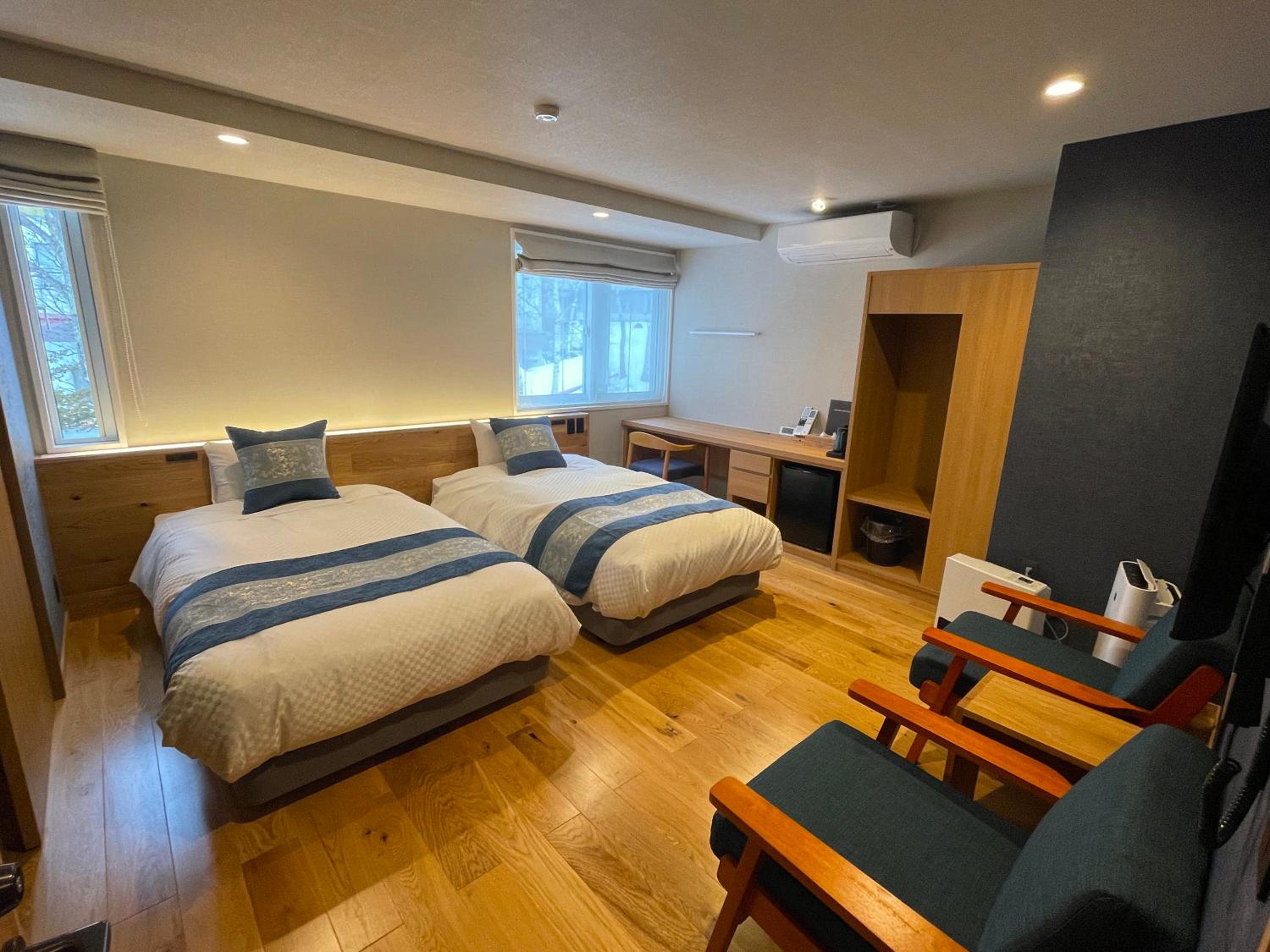 Deluxe, Family, Suite, Twin Beds, Lake View, Corner